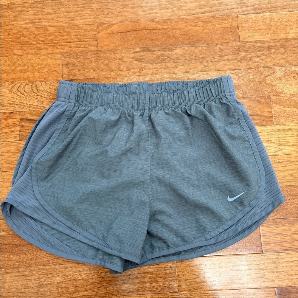 Nike Women's Gray Tempo Dri-Fit  Running Shorts. Size Small